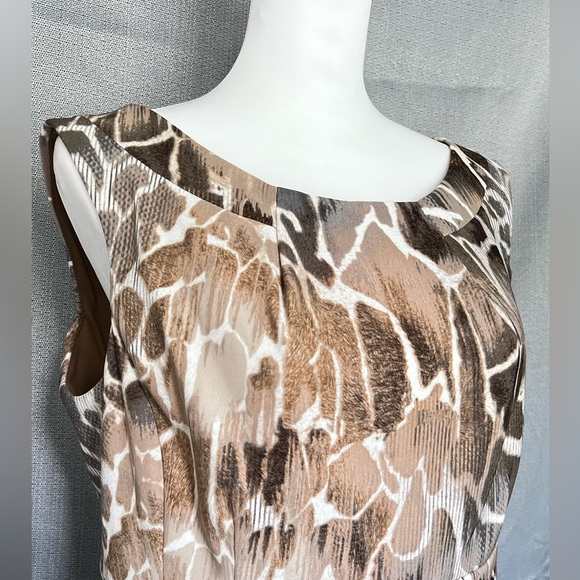 Dressbarn Mid Length Sleeveless Womens Dress with Zip back and front Pockets - Picture 3 of 11